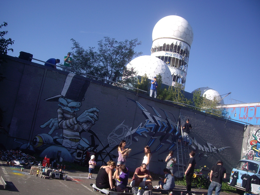 Seyo Sonic Berlin Wall